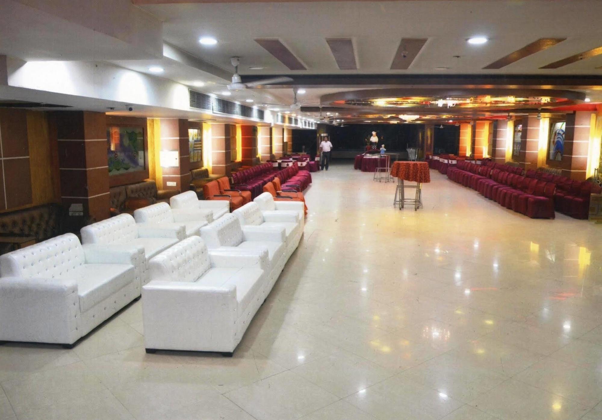 Delite Hotel Faridabad Dış mekan fotoğraf