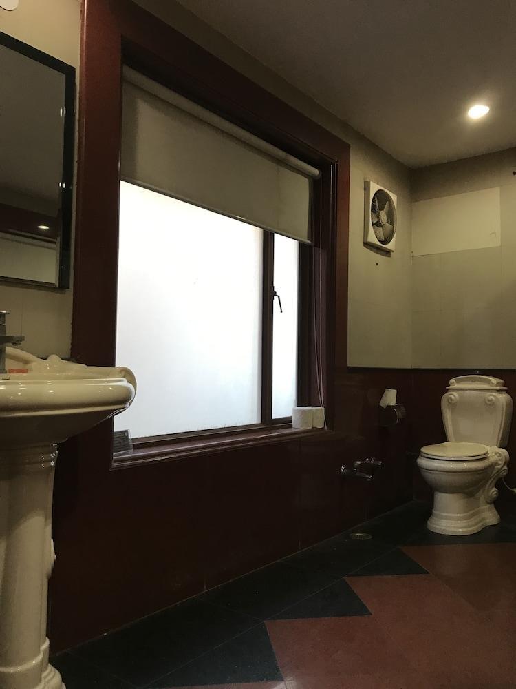 Delite Sarovar Portico Faridabad Dış mekan fotoğraf