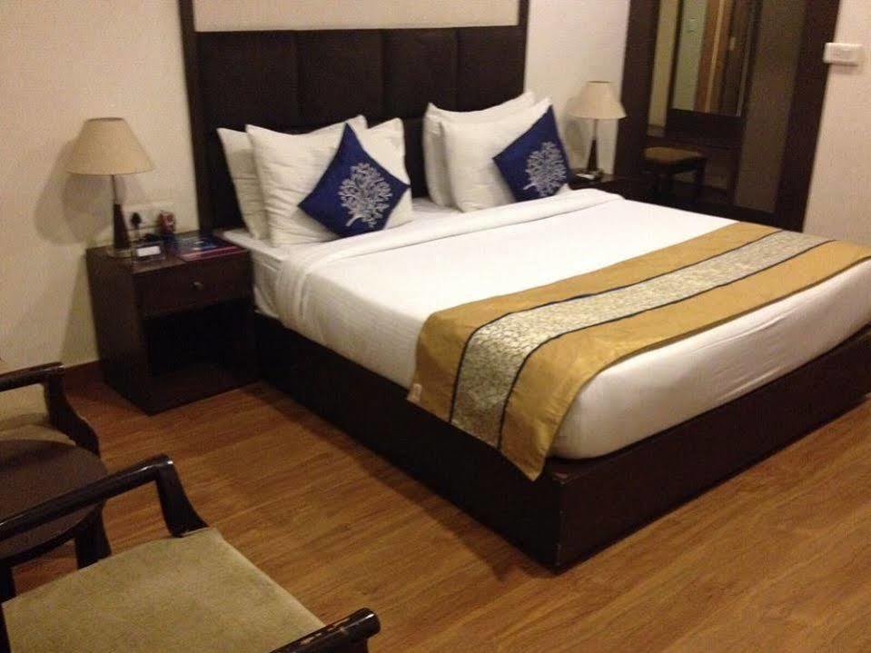 Delite Sarovar Portico Faridabad Dış mekan fotoğraf
